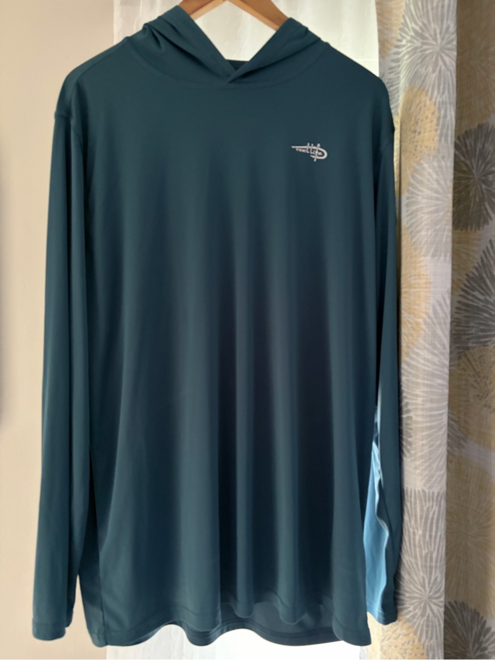 Men's Long-Sleeve Hooded Performance Tee in Teal